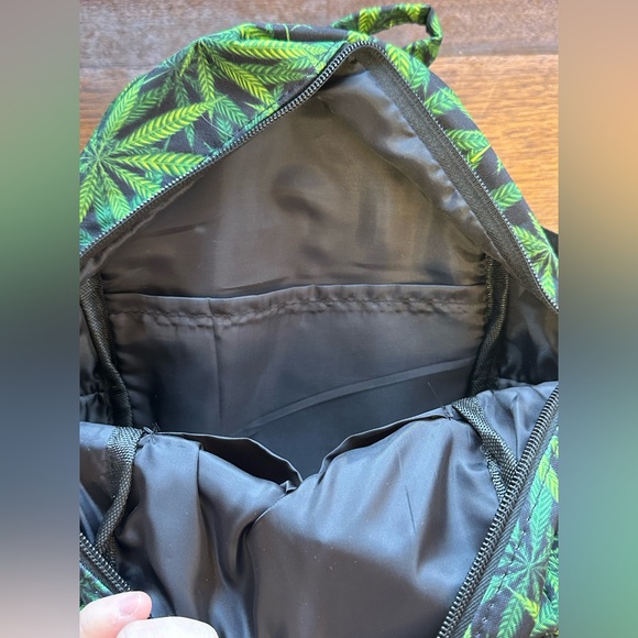 Mini Green & Black Weed Leaf Backpack - Picture 4 of 6